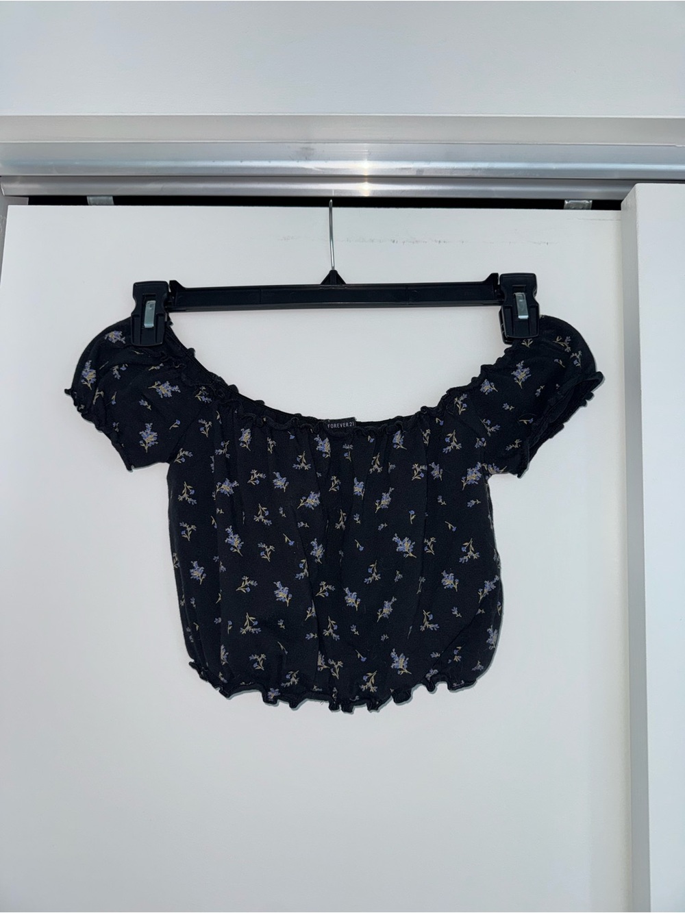 Forever 21 Black Floral Off-Shoulder Crop Blouse